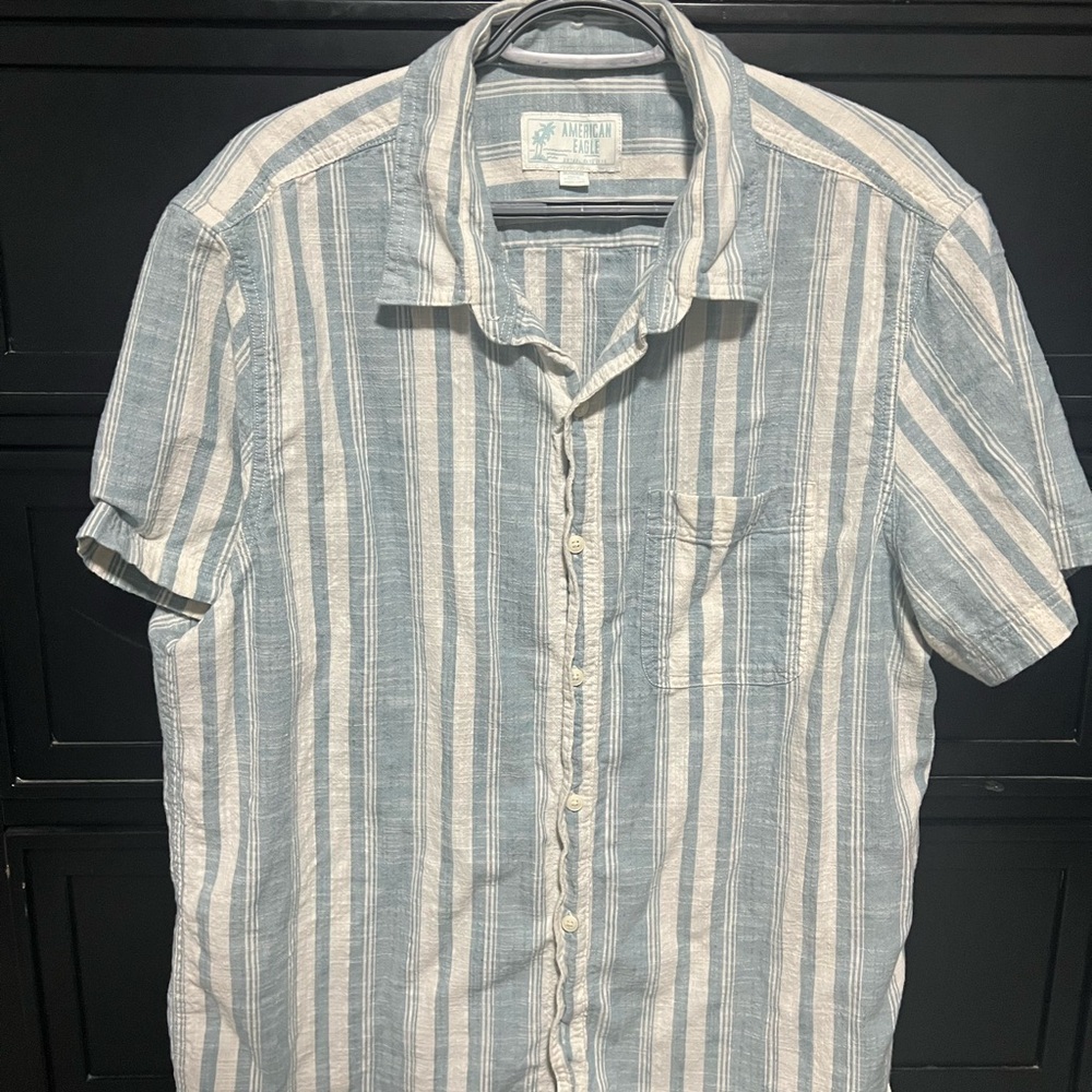 American Eagle Short Sleeve Summer Button Up